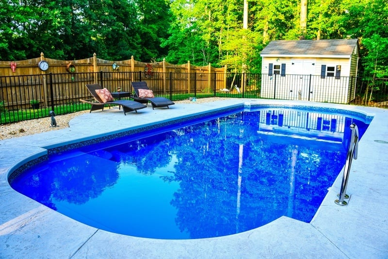 004. L36 pool in maya blue